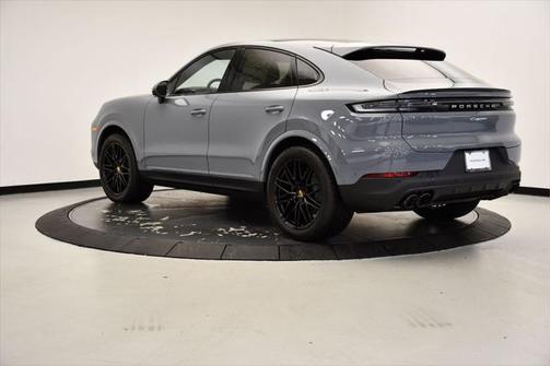 2024 Porsche Cayenne Base (Tiptronic)