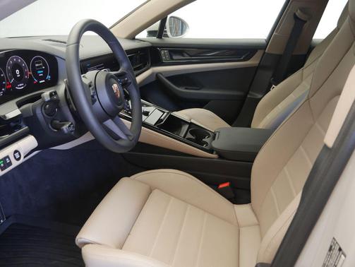 Chalk 2025 Porsche Panamera 4