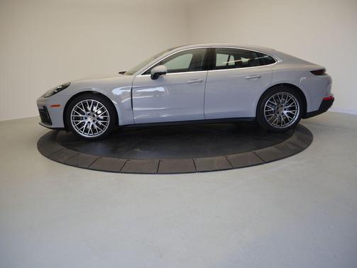 Chalk 2025 Porsche Panamera 4