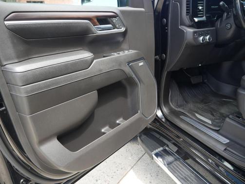 Onyx Black 2023 GMC Sierra 1500 SLT