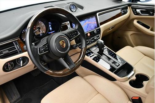 2022 Porsche Macan Base
