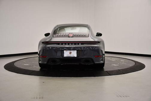 2025 Porsche 911 Carrera