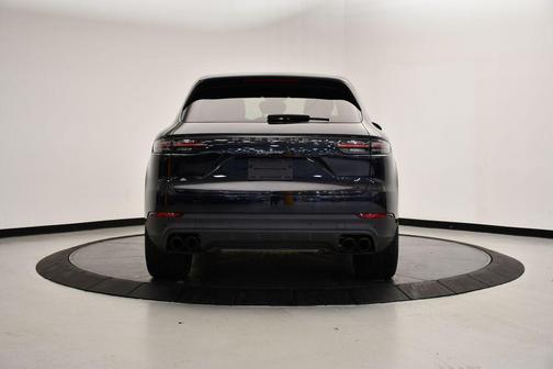 2023 Porsche Cayenne Platinum Edition