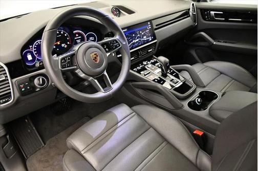 2023 Porsche Cayenne Platinum Edition