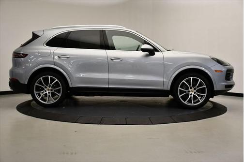 2023 Porsche Cayenne Platinum Edition