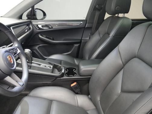 2023 Porsche Macan S