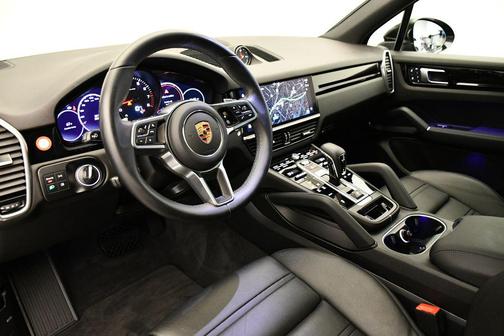 2023 Porsche Cayenne Base (Tiptronic)