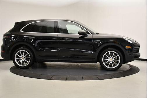 2023 Porsche Cayenne Platinum Edition