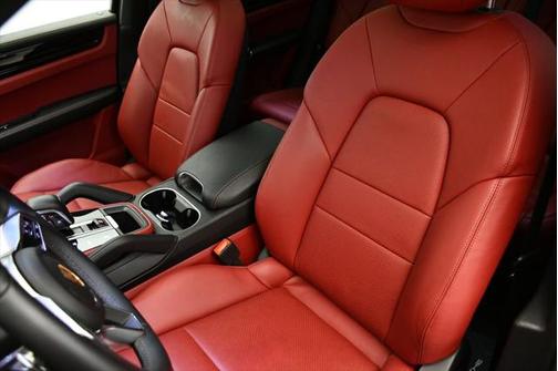 2022 Porsche Cayenne Base (Tiptronic)