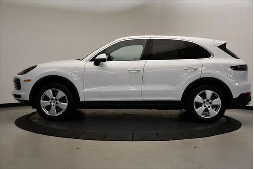 2022 Porsche Cayenne Base (Tiptronic)