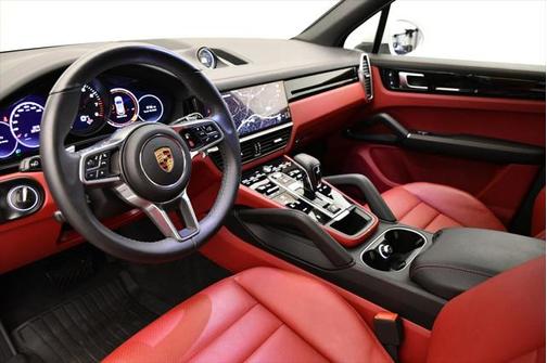 2022 Porsche Cayenne Base (Tiptronic)