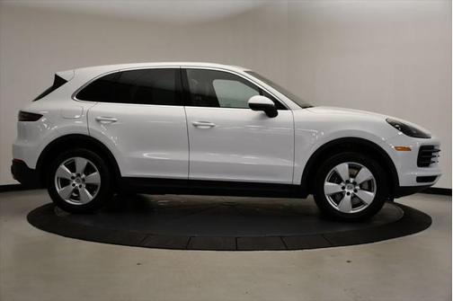 2022 Porsche Cayenne Base (Tiptronic)
