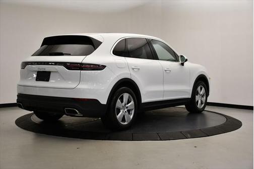 2022 Porsche Cayenne Base (Tiptronic)