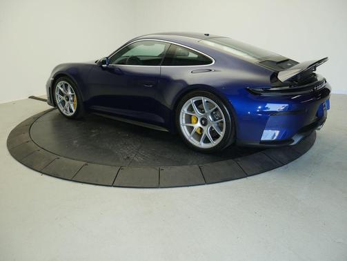 Gentian Blue Metallic 2026 Porsche 911 GT3