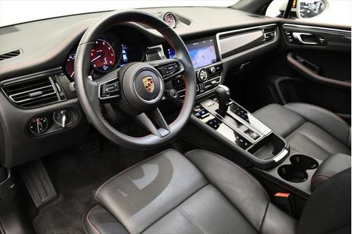 2023 Porsche Macan Base