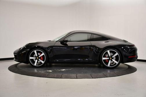 2021 Porsche 911 Carrera