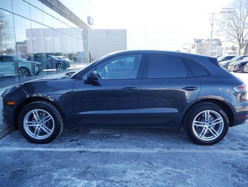 2020 Porsche Macan Base (PDK)