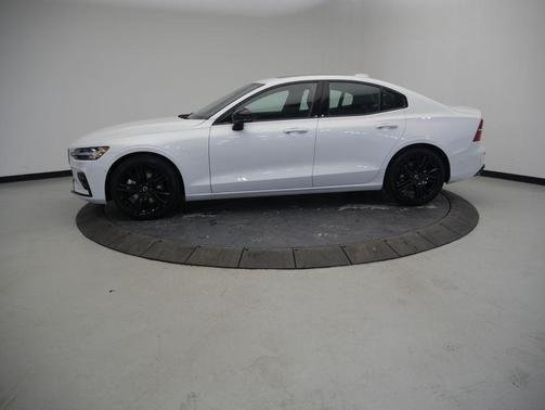 2024 Volvo S60 B5 Plus Black Edition