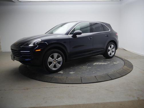 Moonlight Blue Metallic 2023 Porsche Cayenne Cayenne
