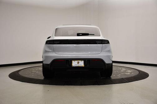 2025 Porsche Macan 4