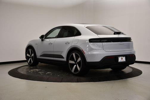 2025 Porsche Macan 4