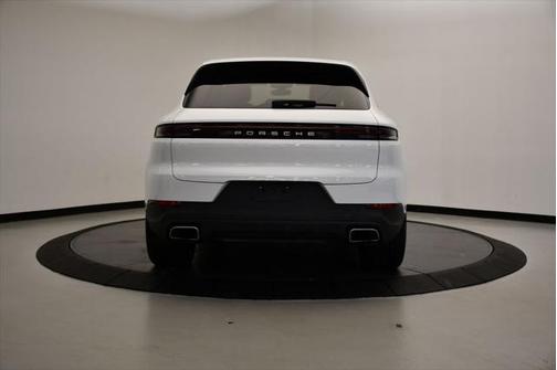 2024 Porsche Cayenne Base (Tiptronic)