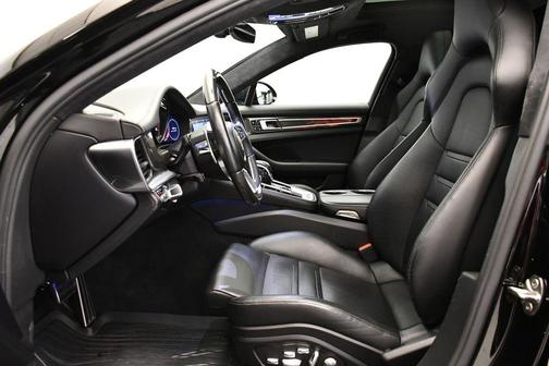 2019 Porsche Panamera GTS