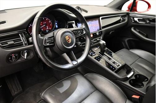 2022 Porsche Macan Base