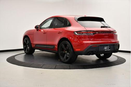 2022 Porsche Macan Base