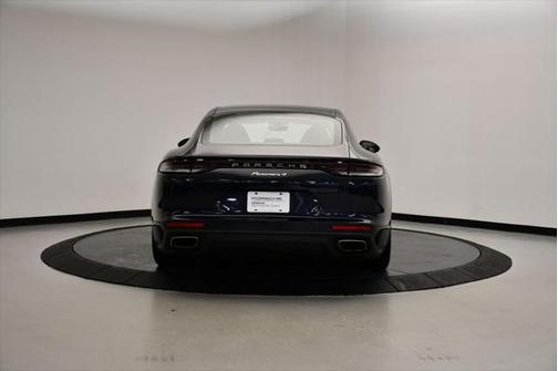 2022 Porsche Panamera E-Hybrid 4