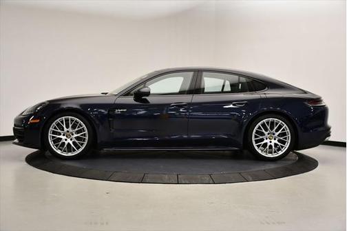2022 Porsche Panamera E-Hybrid 4