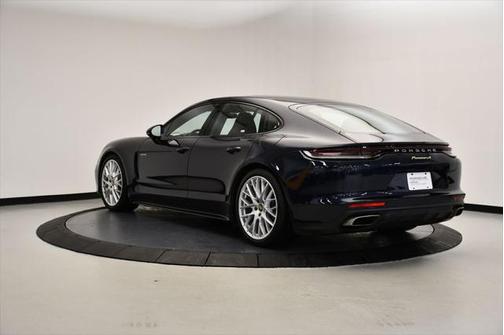 2022 Porsche Panamera E-Hybrid 4