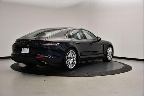 2022 Porsche Panamera E-Hybrid 4