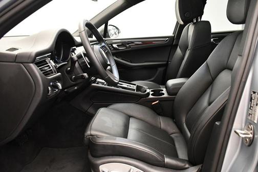 2025 Porsche Macan T
