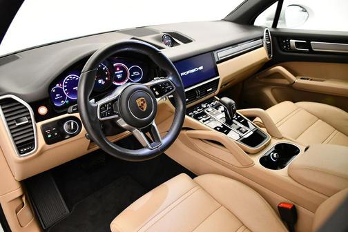 2022 Porsche Cayenne Platinum Edition