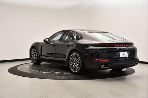 2025 Porsche Panamera 4