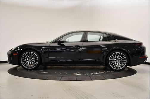 2025 Porsche Panamera 4