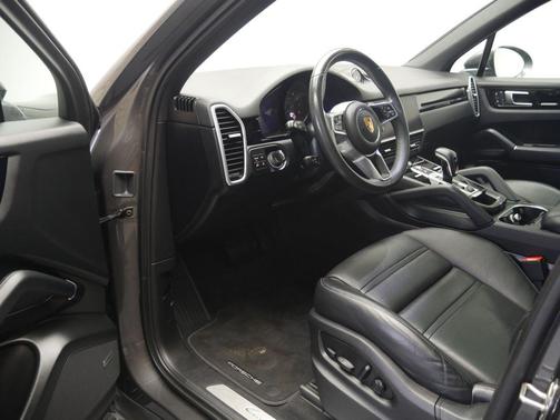 Quartzite Grey Metallic 2023 Porsche Cayenne Cayenne
