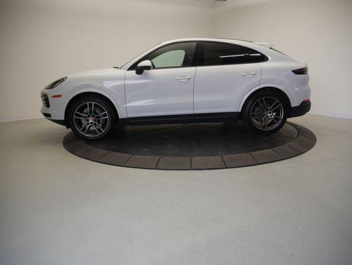 Carrara White Metallic 2023 Porsche Cayenne S