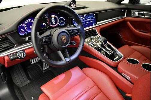 2023 Porsche Panamera GTS
