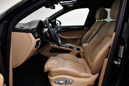 2023 Porsche Macan T
