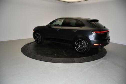 Volcano Grey Metallic 2021 Porsche Macan Macan