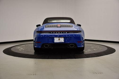 2025 Porsche 911 Carrera