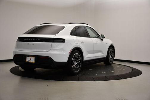 2025 Porsche Macan 4S