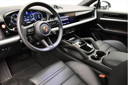 2024 Porsche Cayenne Base (Tiptronic)