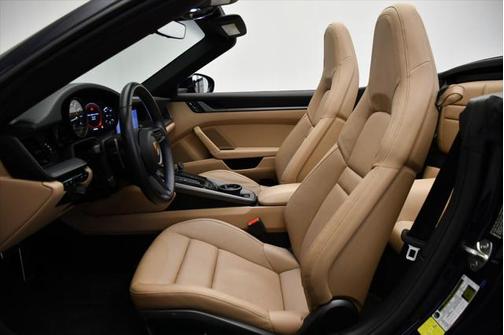 2021 Porsche 911 Carrera