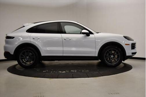 2024 Porsche Cayenne Base (Tiptronic)