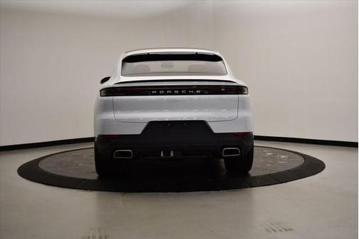 2024 Porsche Cayenne Base (Tiptronic)