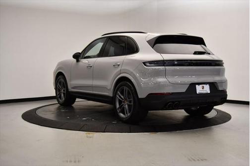 2024 Porsche Cayenne Base (Tiptronic)