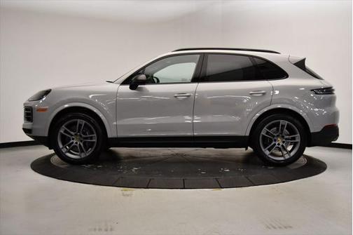 2024 Porsche Cayenne Base (Tiptronic)